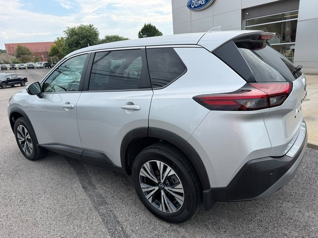 Used 2022 Nissan Rogue SV AWD/4WD image 3