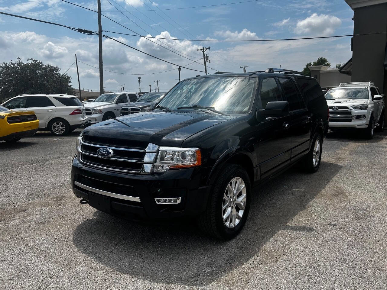 Used 2017 Ford Expedition Max Limited image 1
