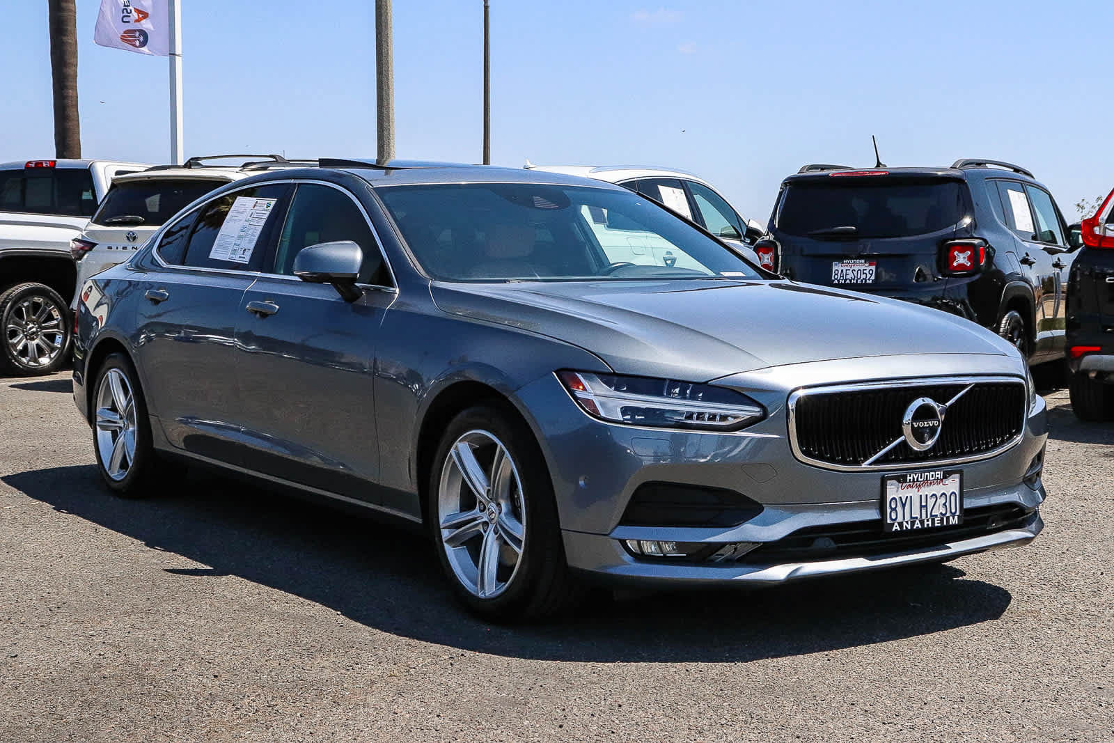 Used 2018 Volvo S90 T5 Momentum w/ Convenience Package FWD image 3