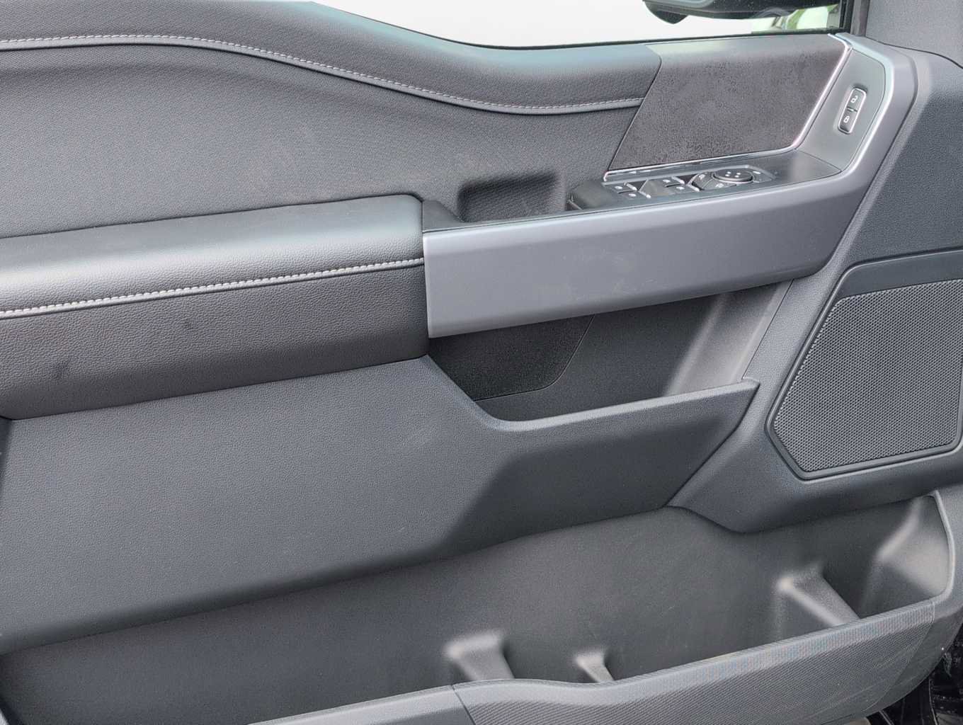 New 2025 Ford F150 XLT w/ Equipment Group 302A MID image 5