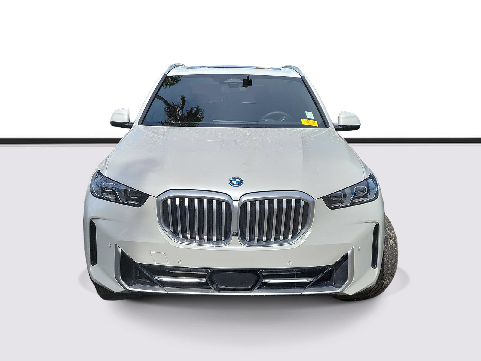 Certified 2025 BMW X5 xDrive50e w/ Parking Assistance Package AWD/4WD image 2