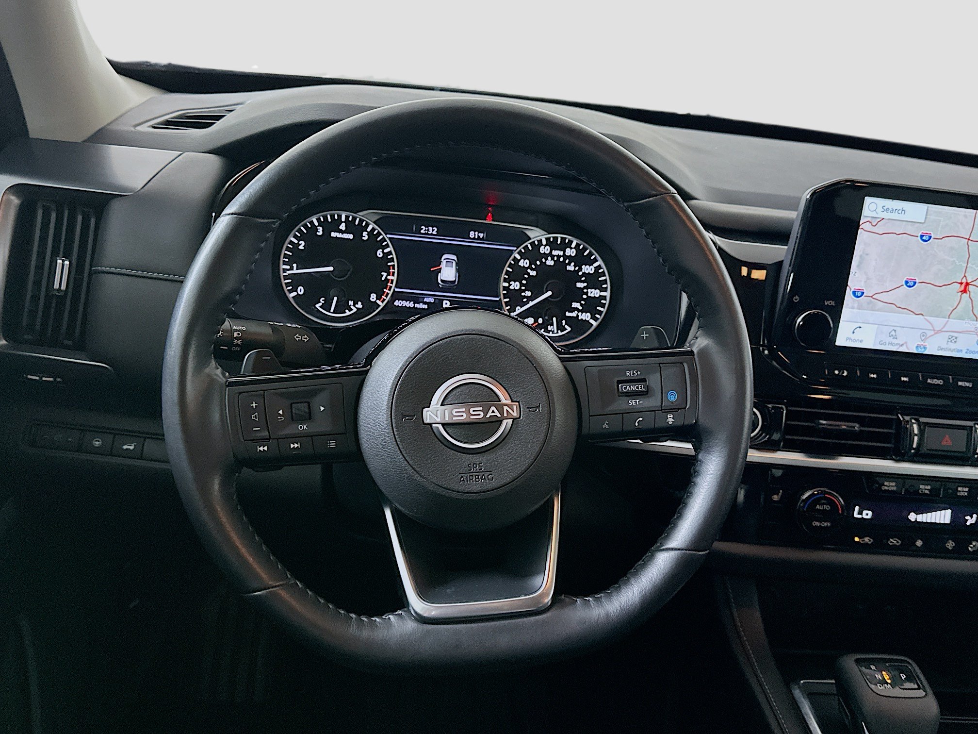 Used 2023 Nissan Pathfinder SL AWD/4WD image 17