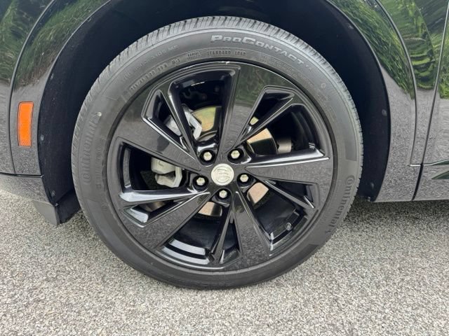 Used 2021 Buick Envision Essence w/ Sport Touring Package FWD image 2