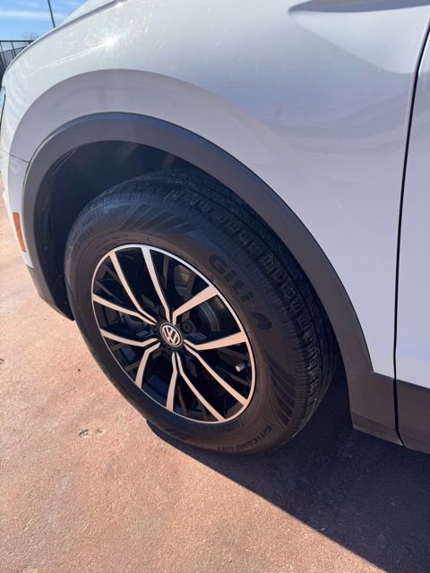 Used 2021 Volkswagen Tiguan SE FWD image 19