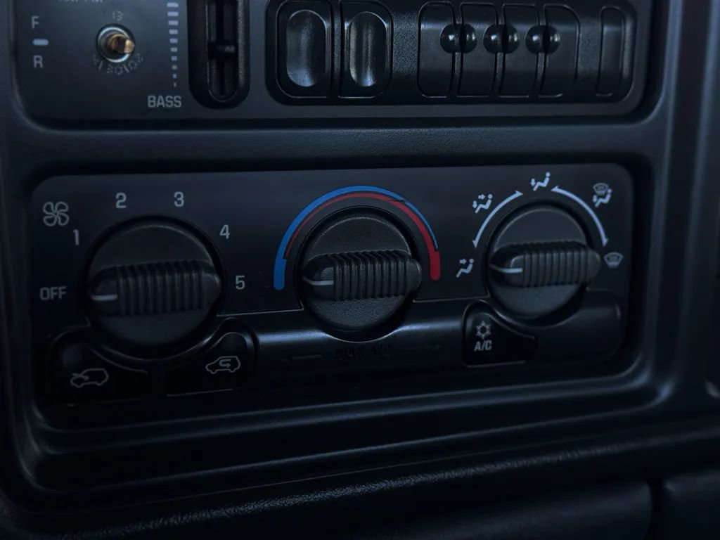 Used 2002 Chevrolet Silverado 1500 2WD Regular Cab image 17