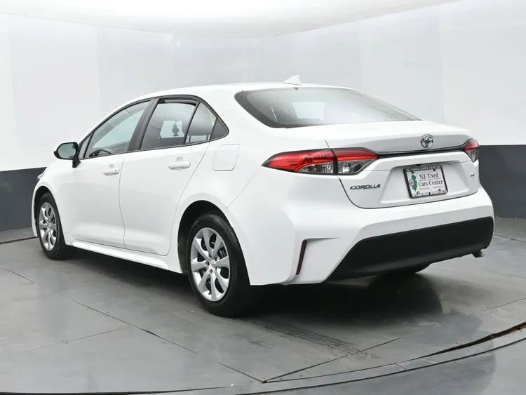 Used 2025 Toyota Corolla LE image 9