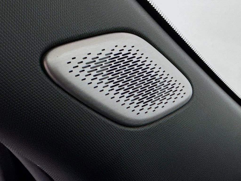 Certified 2025 GMC Acadia Denali w/ Super Cruise Package image 17