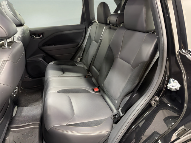 Certified 2025 Subaru Forester Touring AWD/4WD image 32