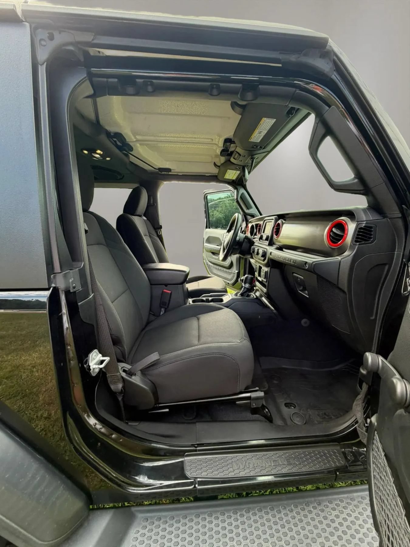 Used 2019 Jeep Wrangler Sport AWD/4WD image 11