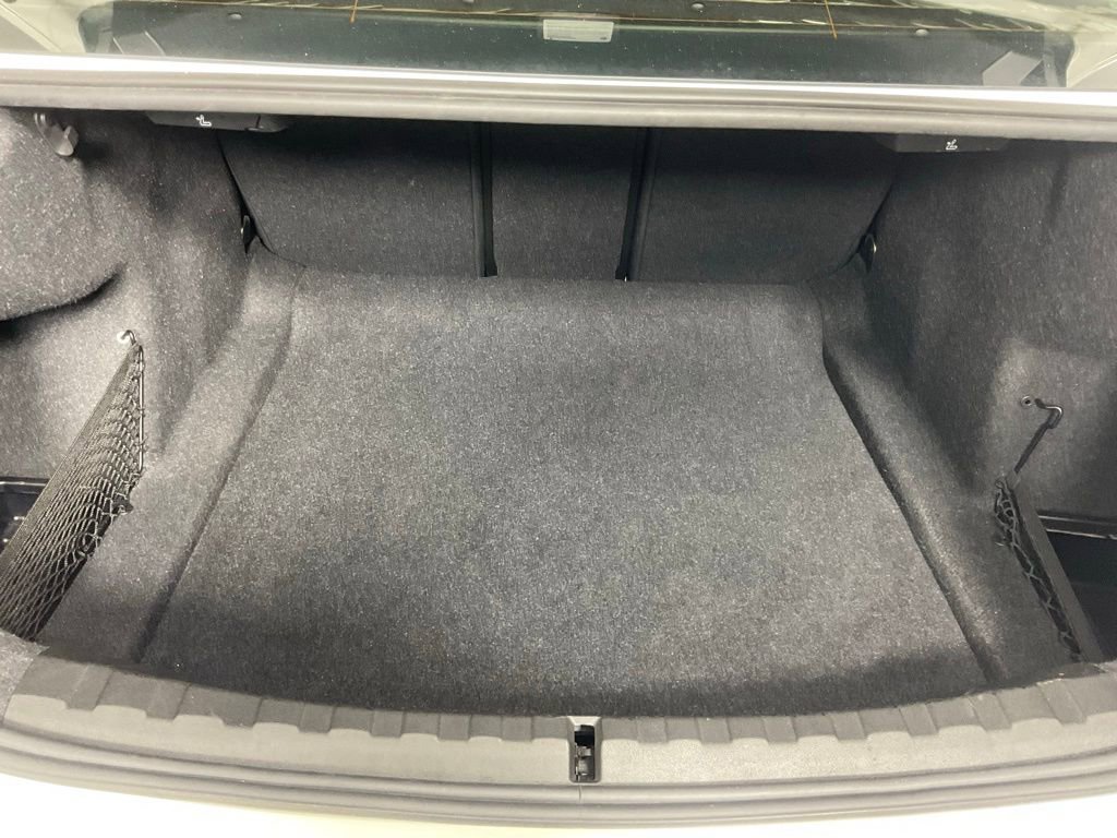 Used 2020 BMW 330i Sedan w/ M Sport Package image 11