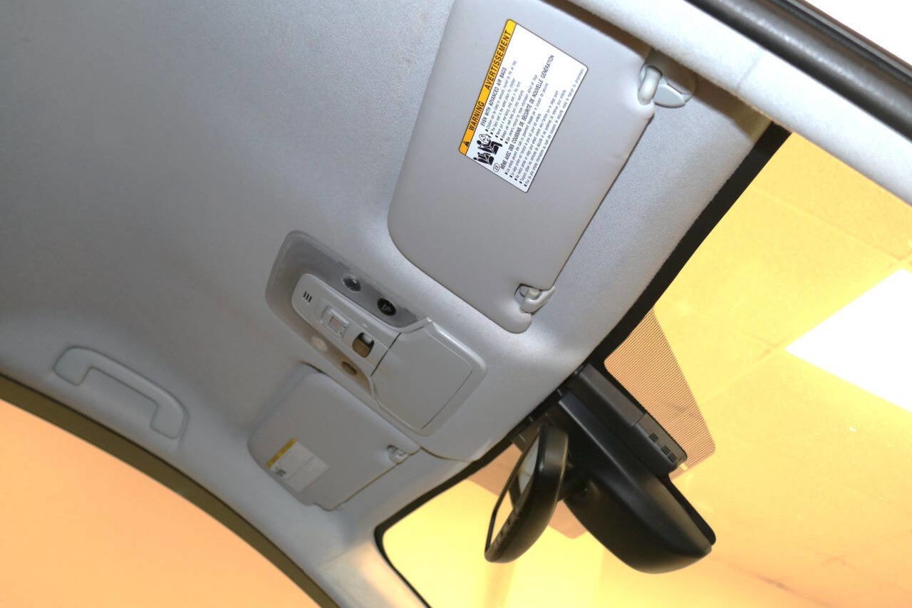 Used 2017 Toyota Prius Prime Advanced image 77