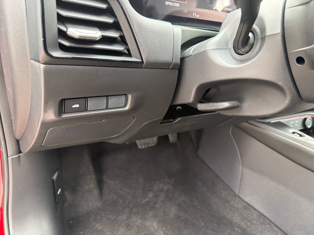 New 2026 Nissan Sentra SR w/ Floor Mat Package FWD image 18