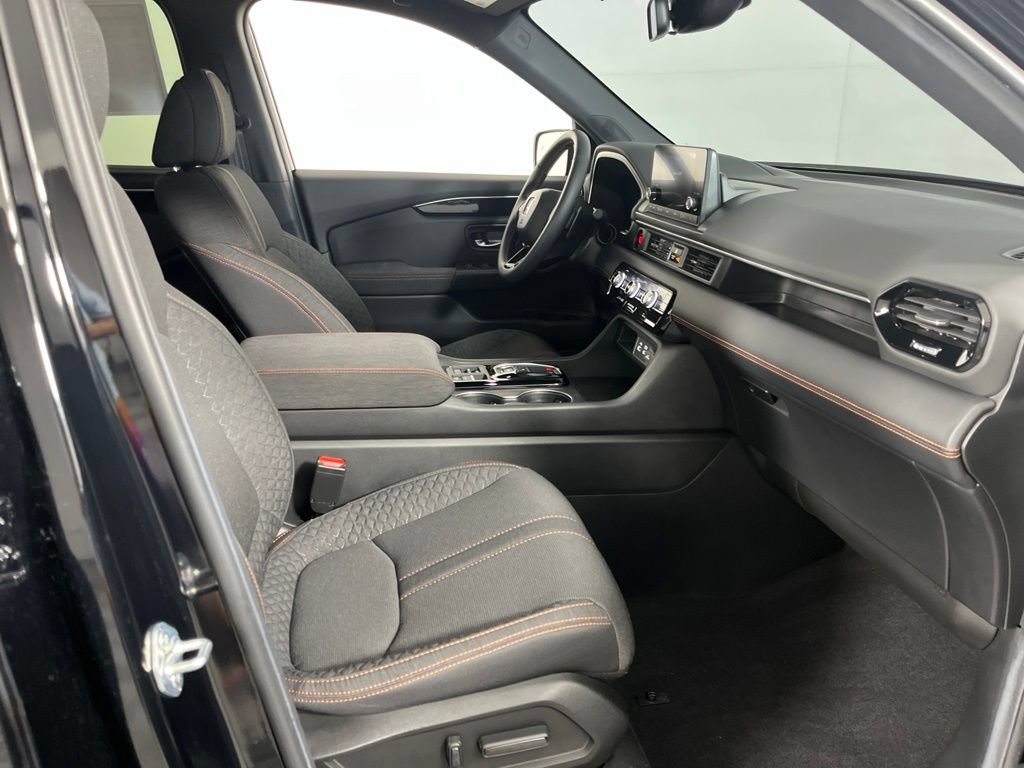 Certified 2025 Honda Pilot Sport image 8