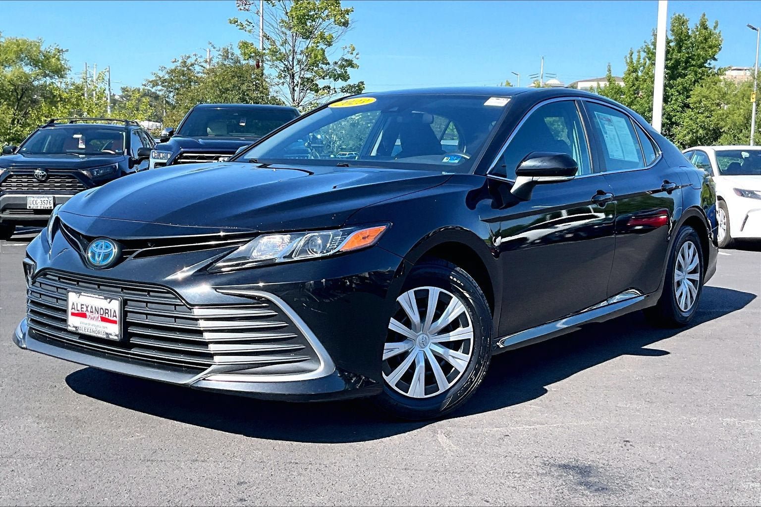 Used 2023 Toyota Camry LE FWD image 1