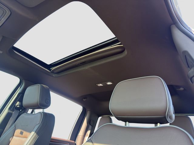 Used 2025 GMC Sierra 2500 Denali w/ Denali Reserve Package AWD/4WD image 24