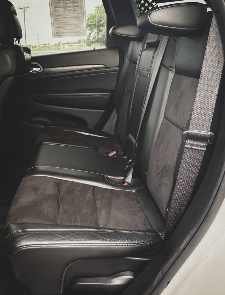 Used 2020 Jeep Grand Cherokee Altitude RWD image 27