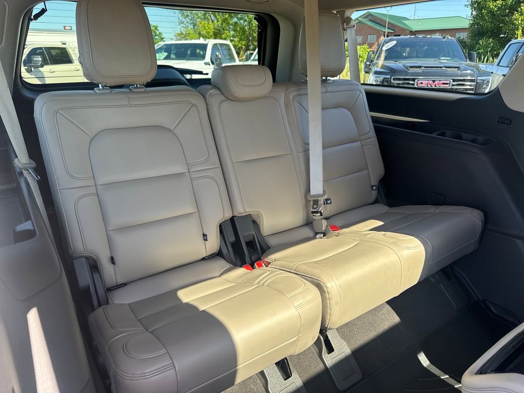 Used 2024 Lincoln Navigator L Reserve AWD/4WD image 11