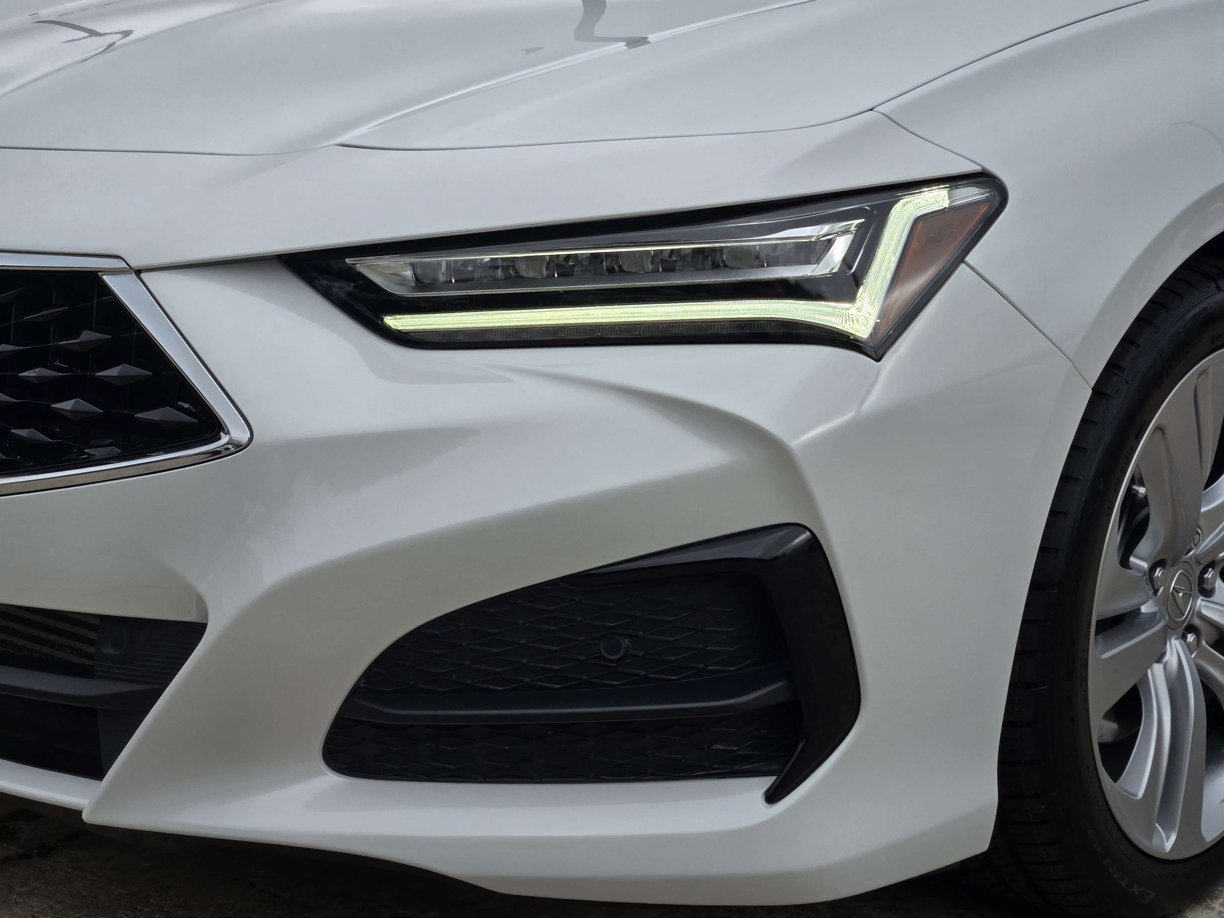 Certified 2023 Acura TLX w/ Technology Package image 9