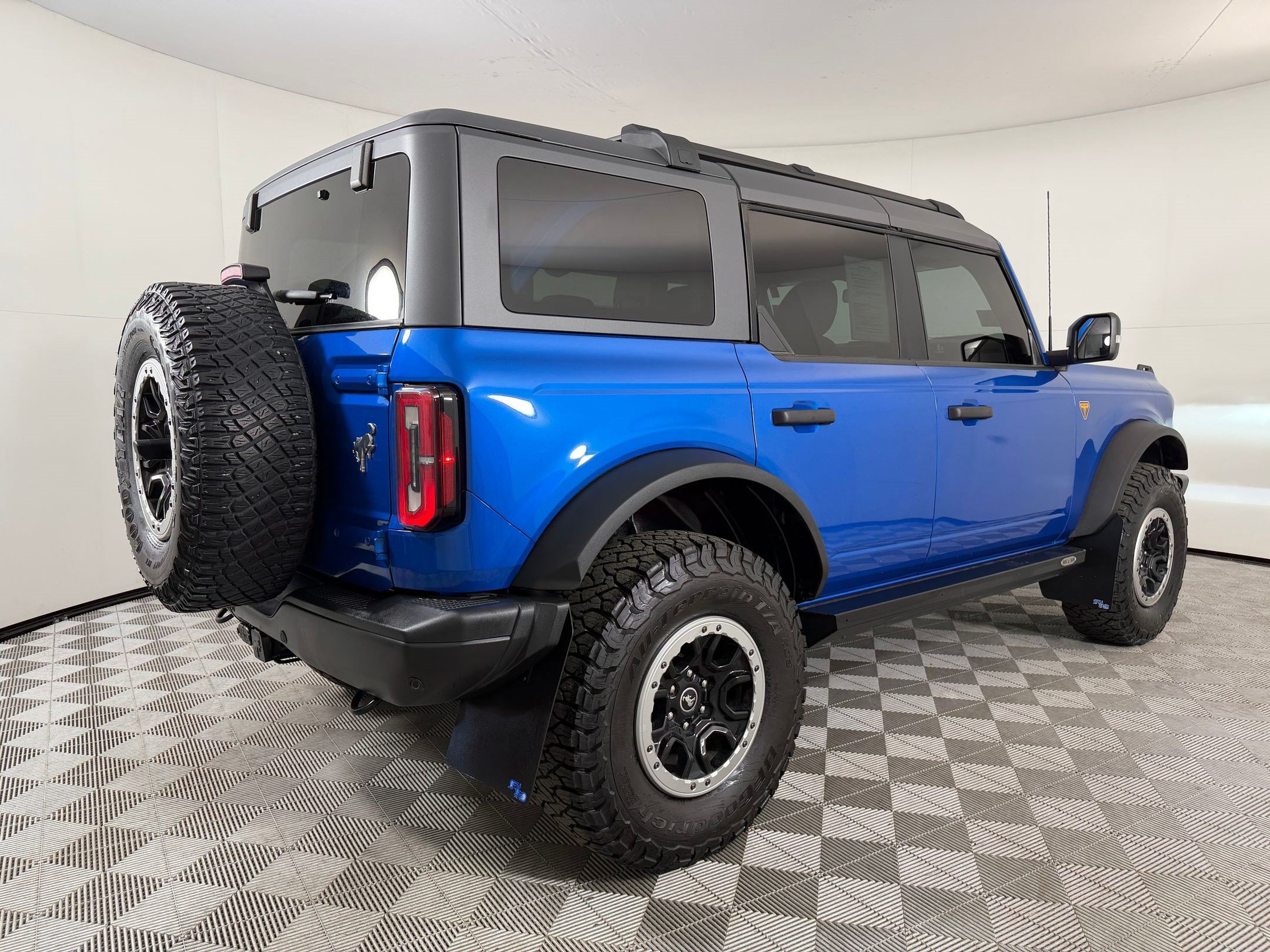 Used 2022 Ford Bronco Badlands w/ Sasquatch Package AWD/4WD image 8