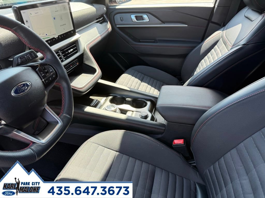 Used 2025 Ford Explorer ST-Line w/ ST-Line Street Pack AWD/4WD image 24