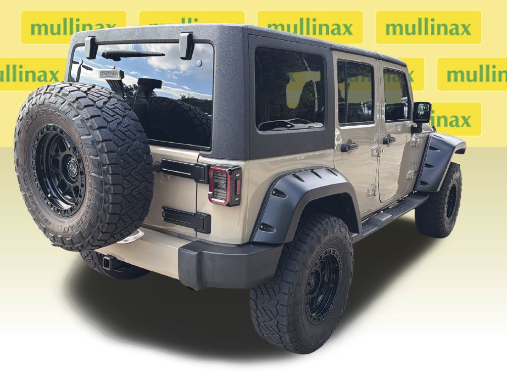Used 2016 Jeep Wrangler Unlimited Sahara w/ Max Tow Package AWD/4WD image 4