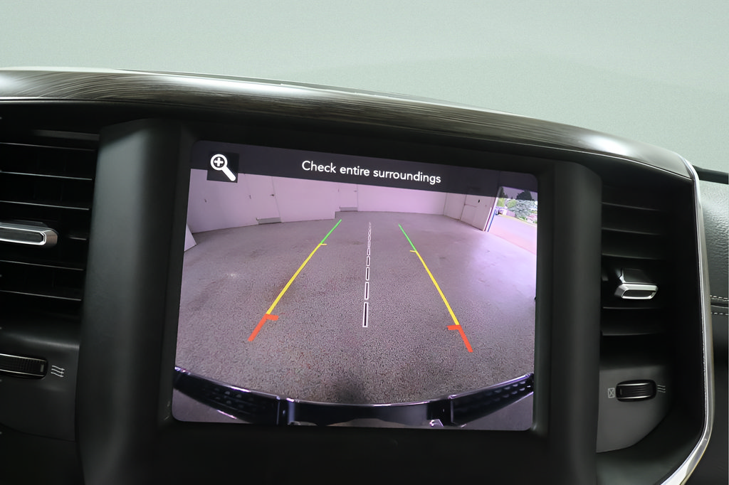 Used 2019 RAM 1500 Laramie AWD/4WD image 12