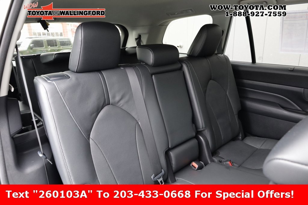 Used 2024 Toyota Grand Highlander Limited image 19