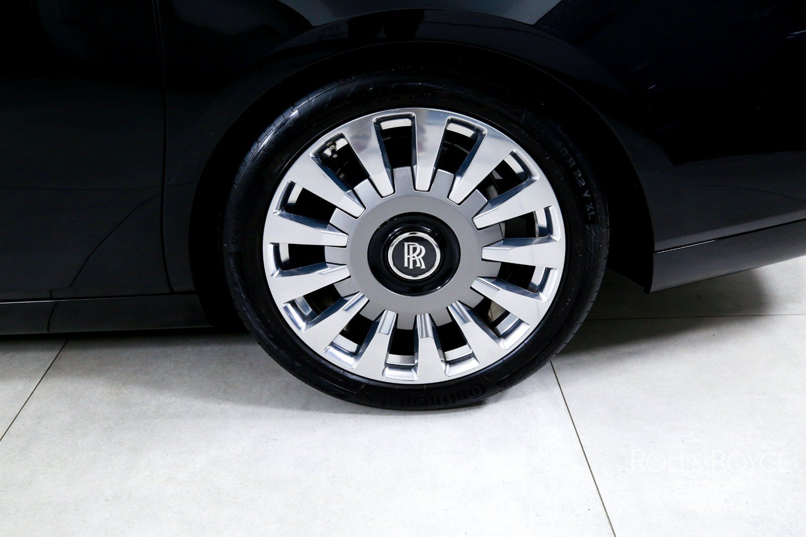 Used 2020 Rolls-Royce Phantom Sedan RWD image 44