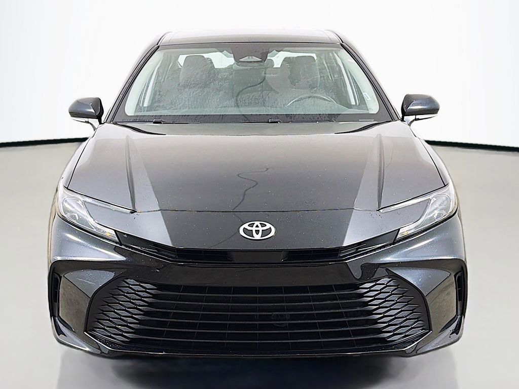 Used 2025 Toyota Camry LE image 9