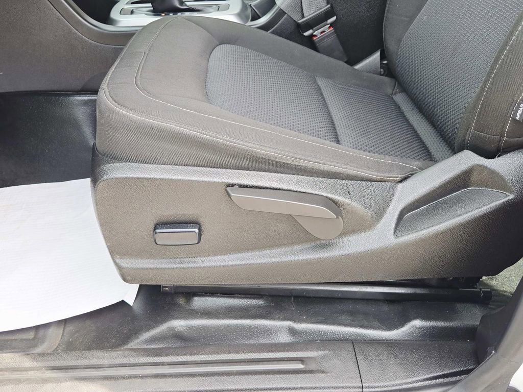 Used 2022 Chevrolet Colorado LT w/ Fleet Safety Package image 35