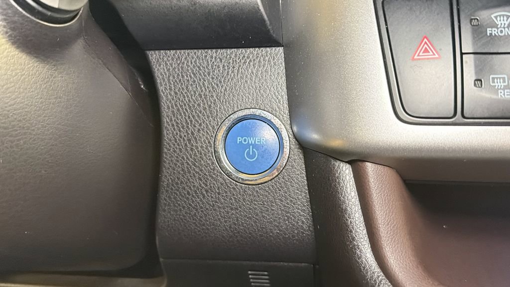 Used 2018 Toyota Highlander Limited image 32