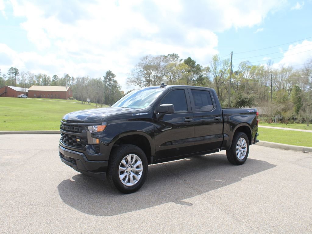 Used 2025 Chevrolet Silverado 1500 Custom AWD/4WD image 1