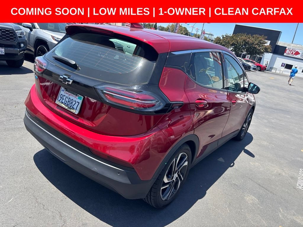Used 2023 Chevrolet Bolt LT w/ Infotainment Package FWD image 4
