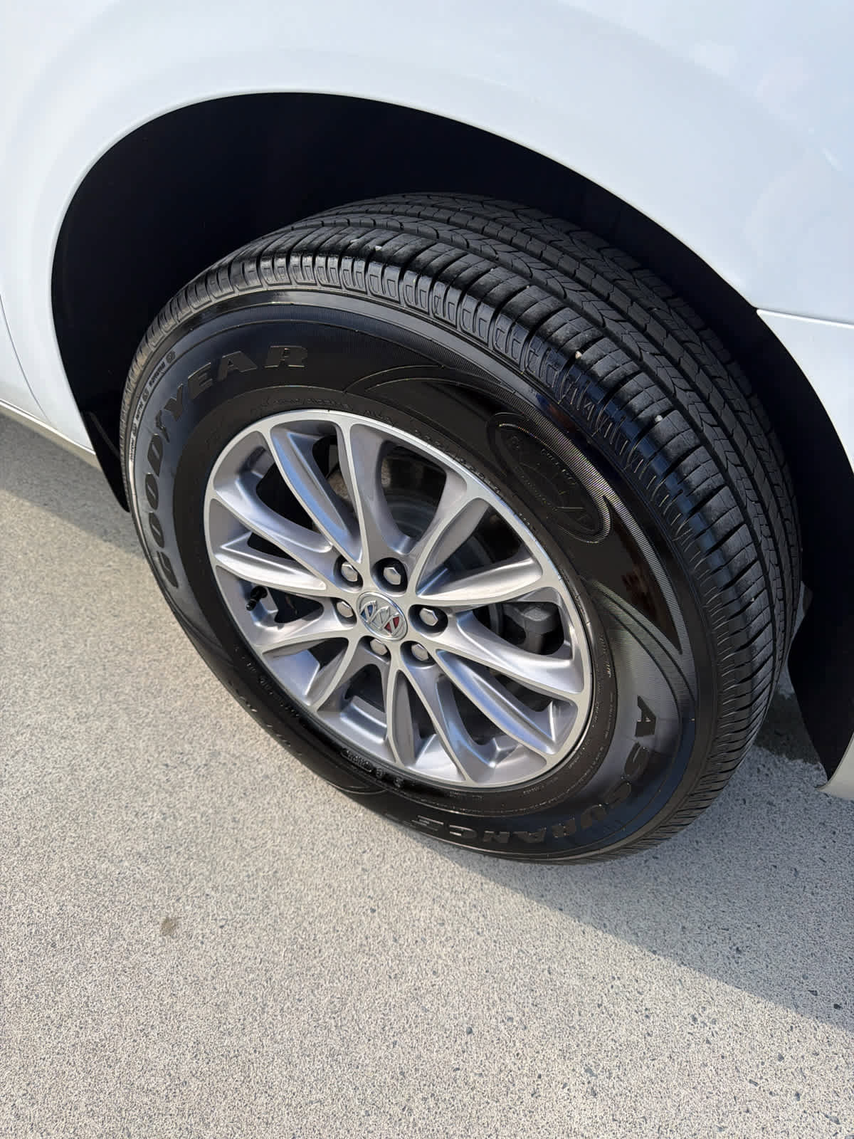 Used 2023 Buick Enclave Essence w/ Sound and Sites Package image 10