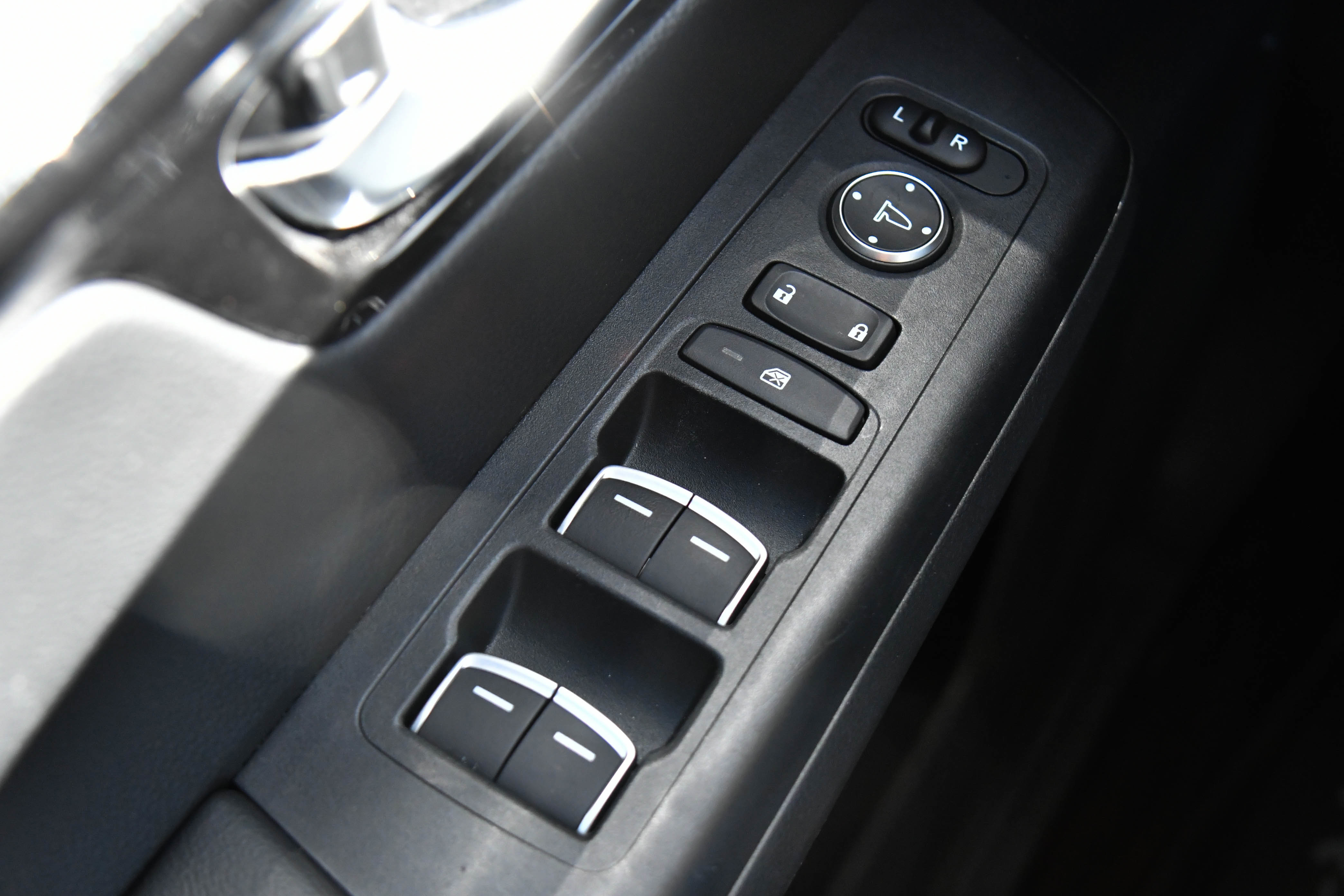 Used 2024 Honda CR-V EX-L image 35