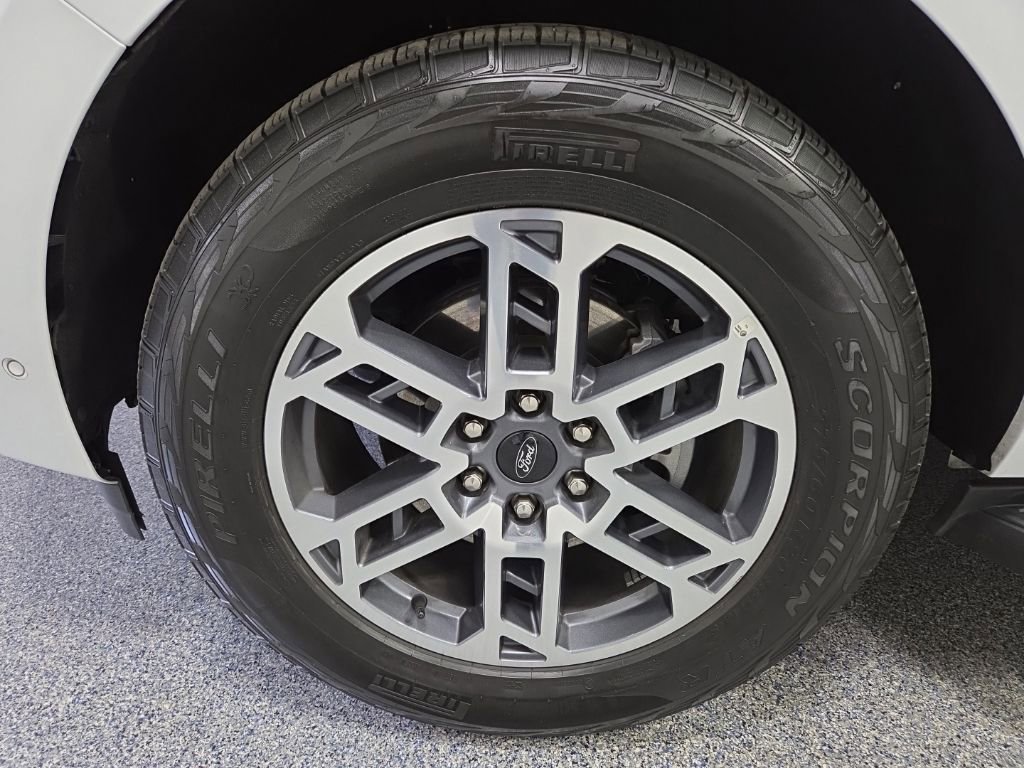 Used 2025 Ford Expedition Active AWD/4WD image 46