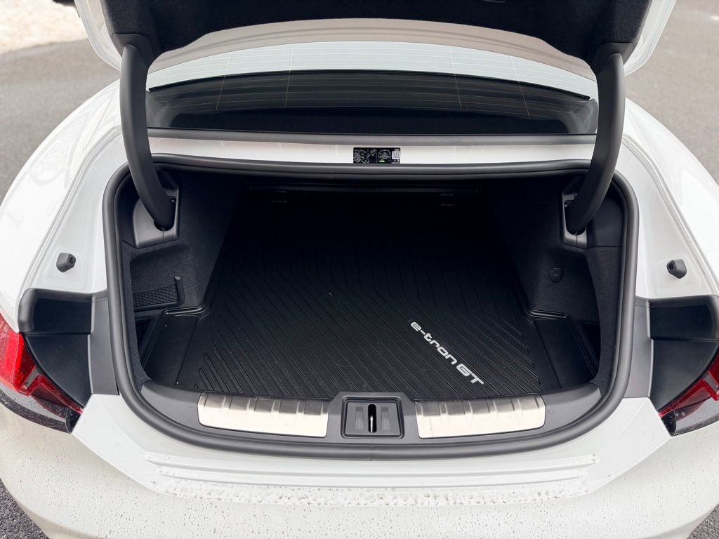 Used 2025 Audi S e-tron GT Prestige w/ Prestige Package image 17