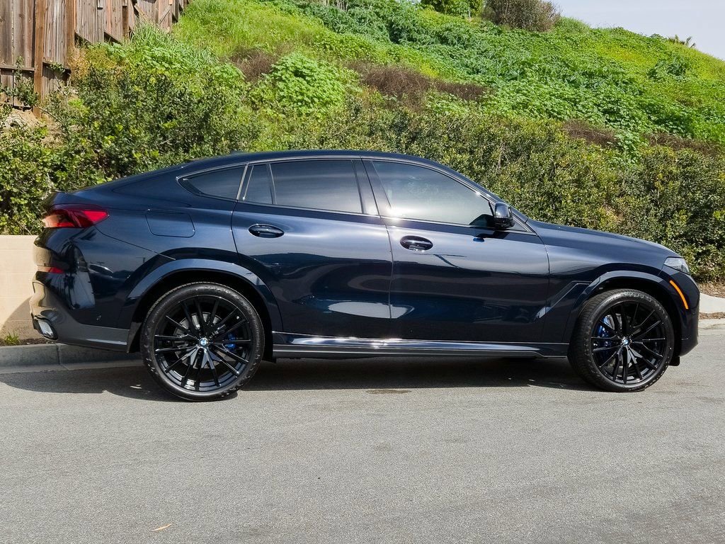 New 2026 BMW X6 xDrive40i w/ Climate Comfort Package image 4