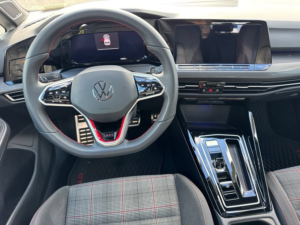 Used 2024 Volkswagen GTI SE FWD image 22