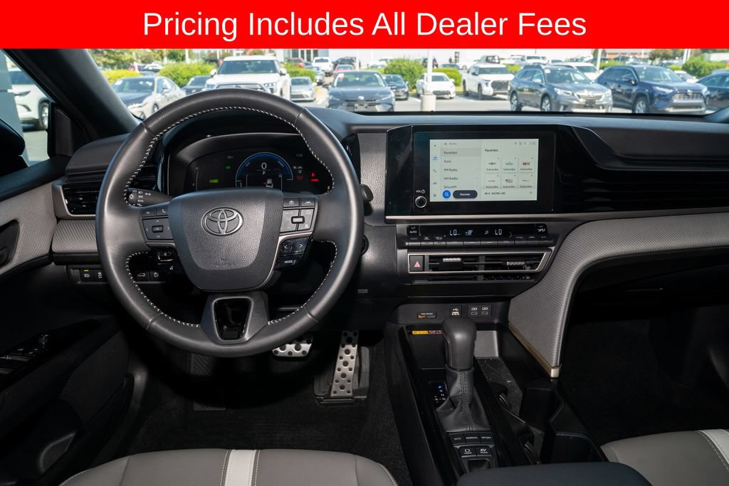 Used 2026 Toyota Camry SE FWD image 6