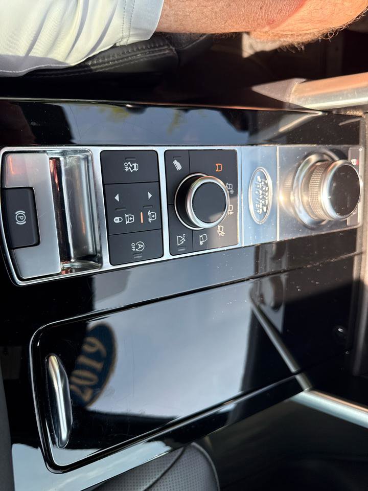 Used 2019 Land Rover Discovery HSE AWD/4WD image 18