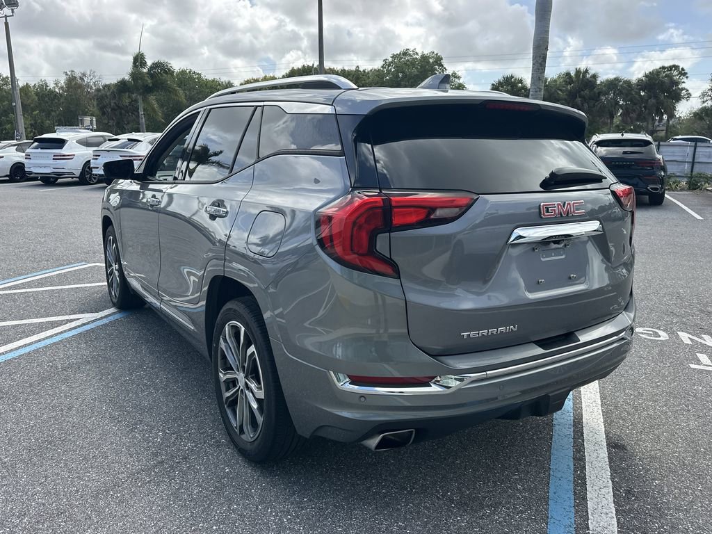 Used 2020 GMC Terrain Denali w/ Denali Premium Package image 9