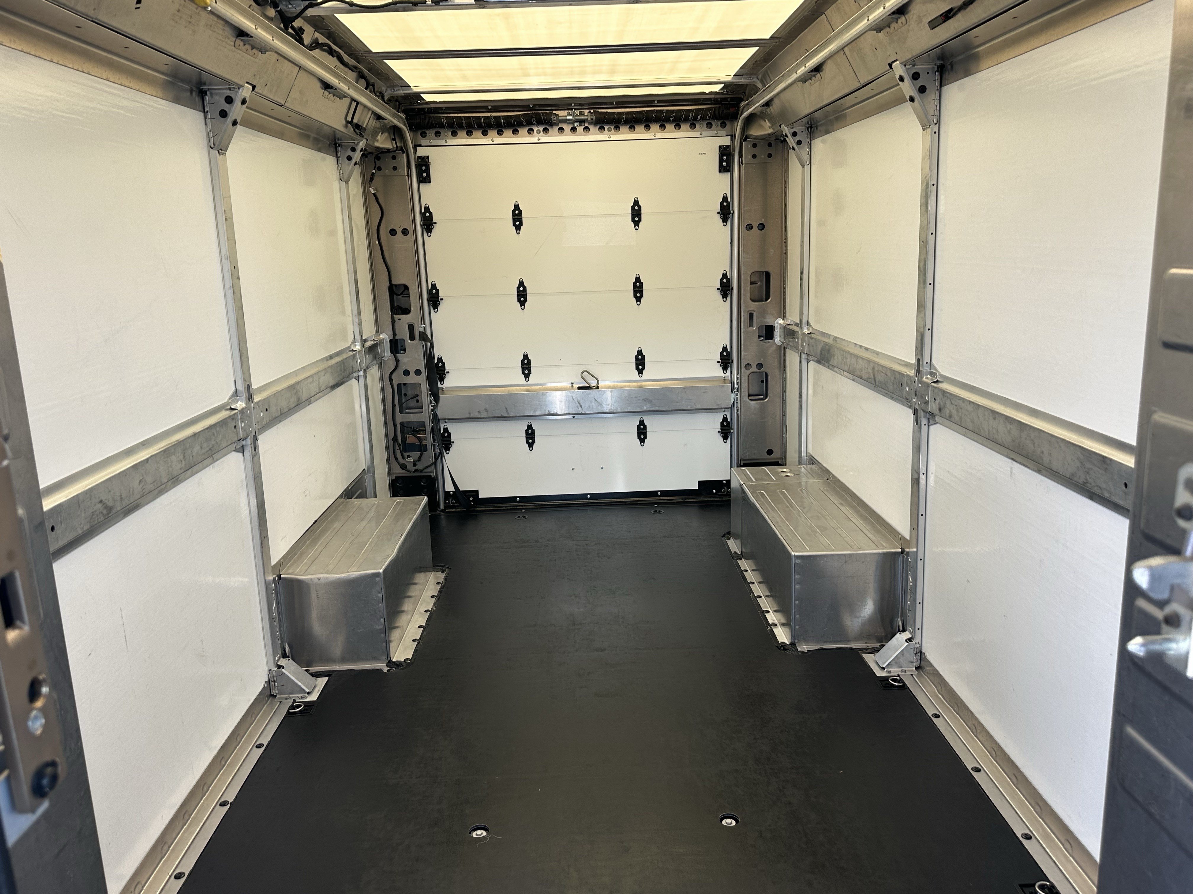 Used 2024 Chevrolet Brightdrop 600 w/ Commercial Equipment Package AWD/4WD image 14