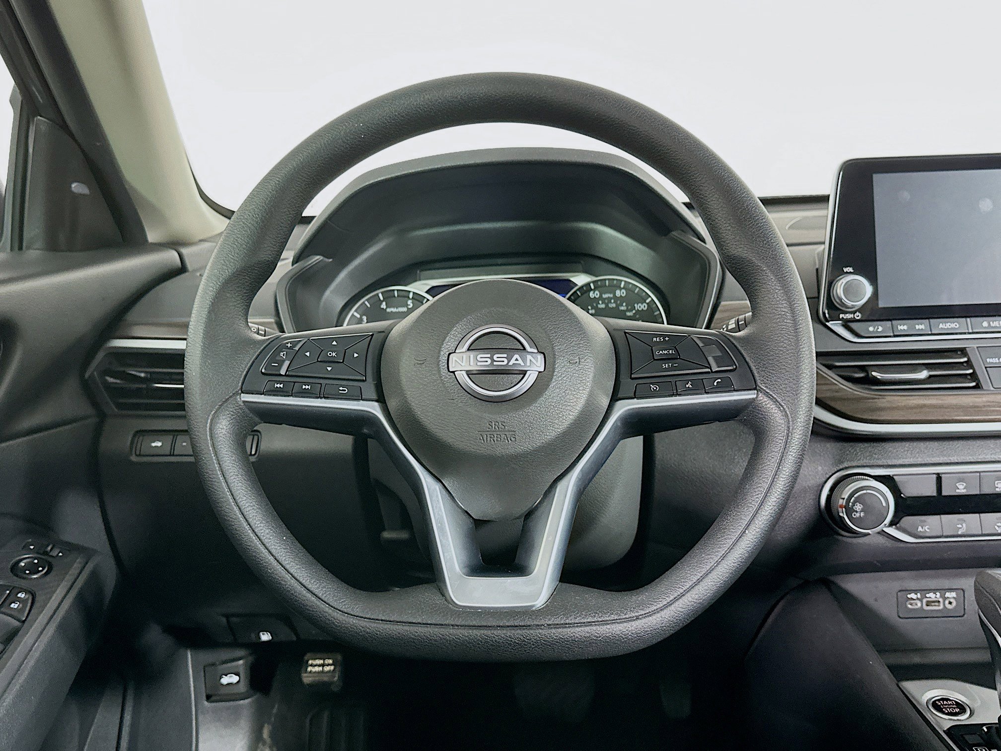 Used 2025 Nissan Altima 2.5 SV image 17