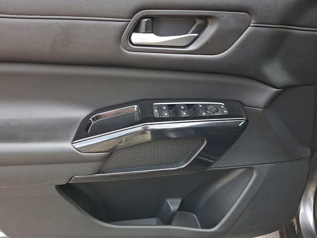 Used 2022 Nissan Pathfinder SV image 13