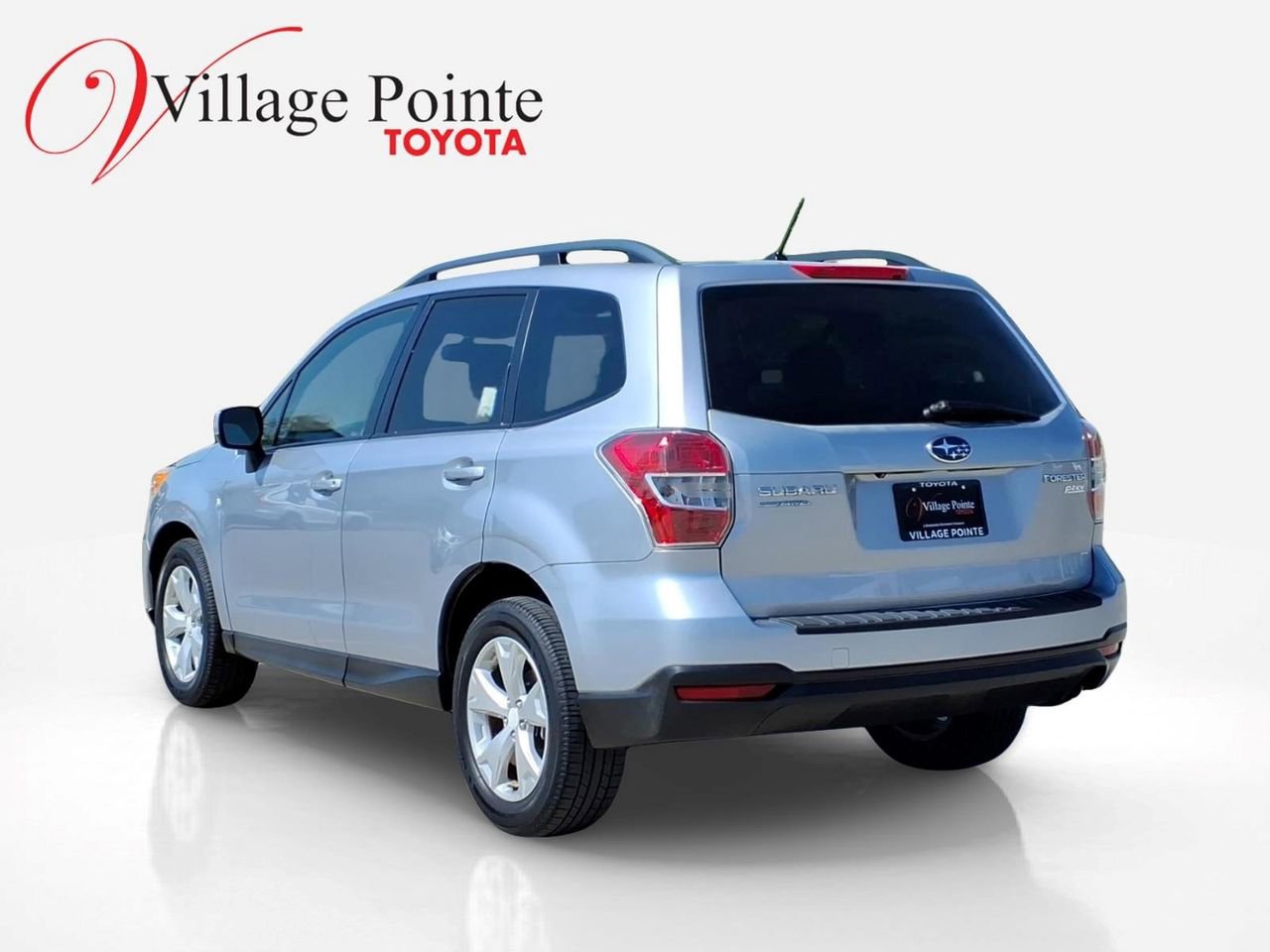 Used 2015 Subaru Forester 2.5i Premium w/ All-Weather Package AWD/4WD image 4