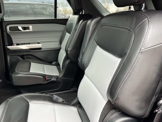 Used 2022 Ford Explorer XLT w/ Equipment Group 202A AWD/4WD image 27