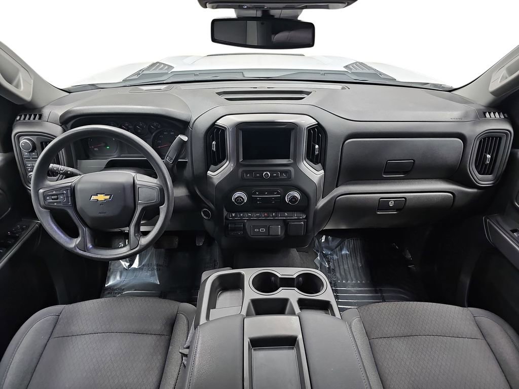 Used 2024 Chevrolet Silverado 2500 Custom w/ Custom Value Package image 9