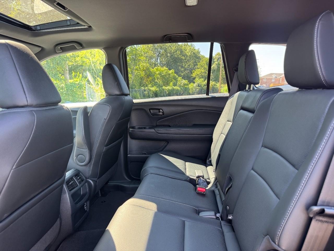 Used 2023 Honda Passport EX-L image 11