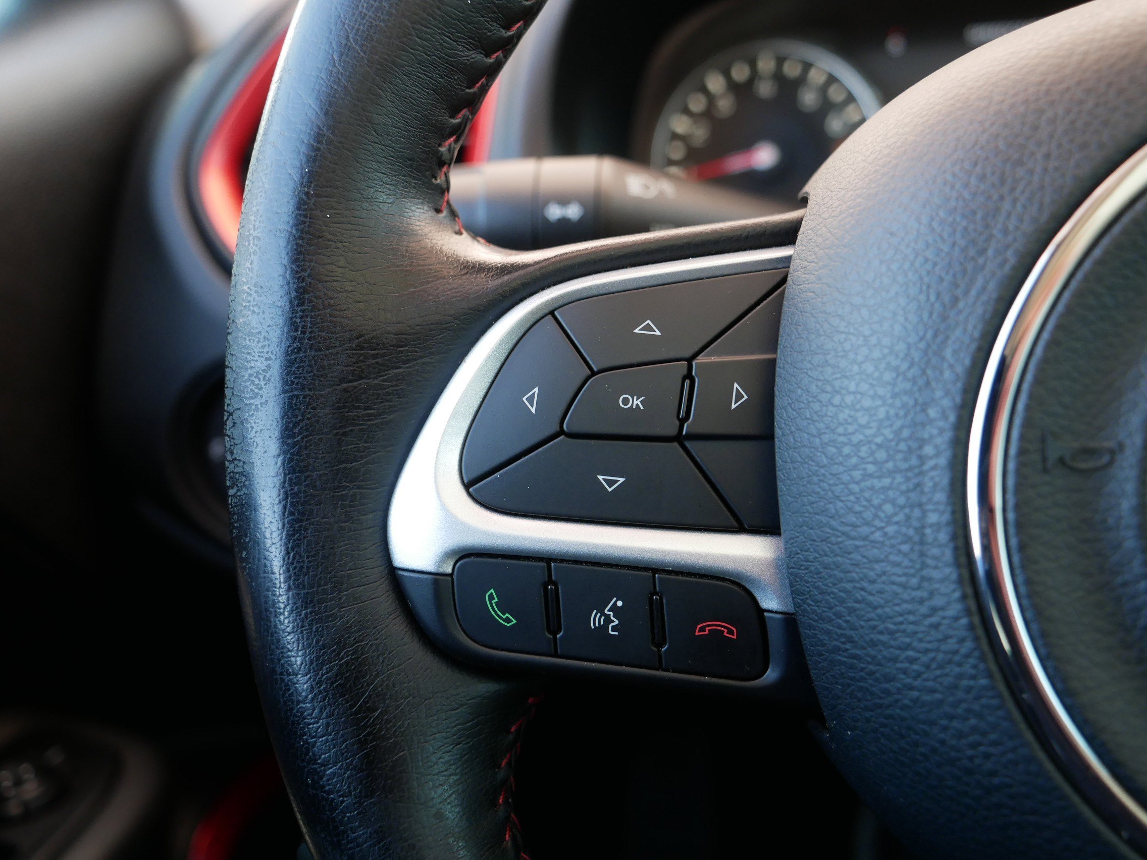 Used 2019 Jeep Renegade Trailhawk image 28